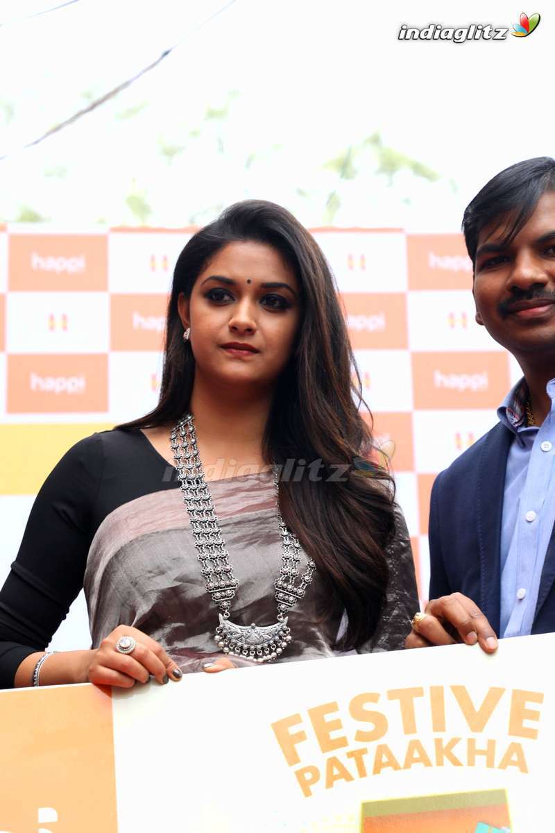 Keerthy Suresh Launches Happi Mobiles Stores In Guntur