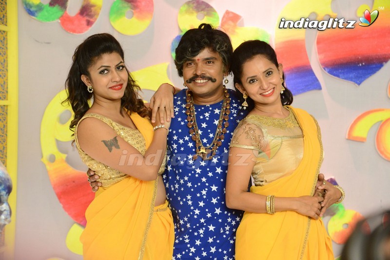 'Kobbari Matta' Song Coverage