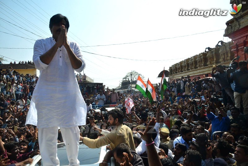 Pawan Kalyan at Konda Gattu Anjeneya Swamy Temple