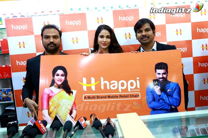 Lavanya Tripati Launches Happi Mobiles Store at Siddipet