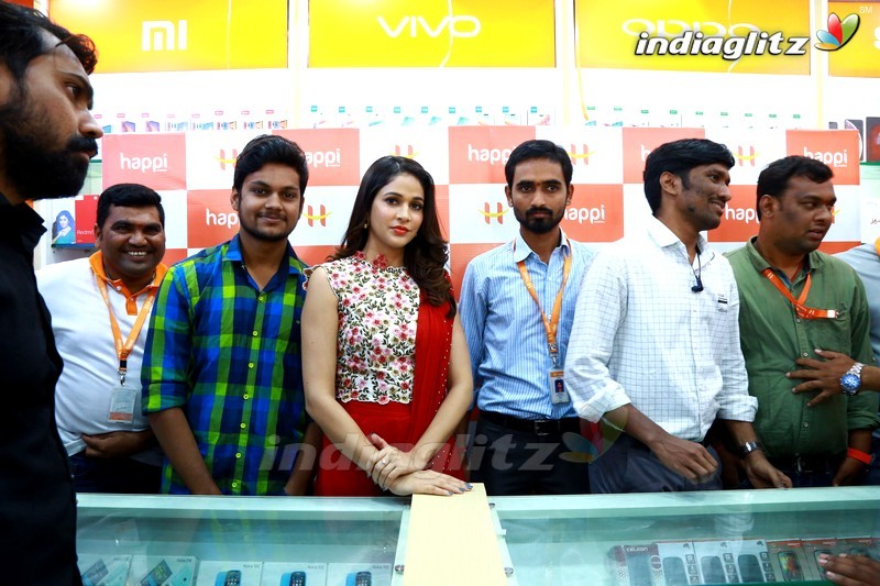 Lavanya Tripati Launches Happi Mobiles Store at Siddipet