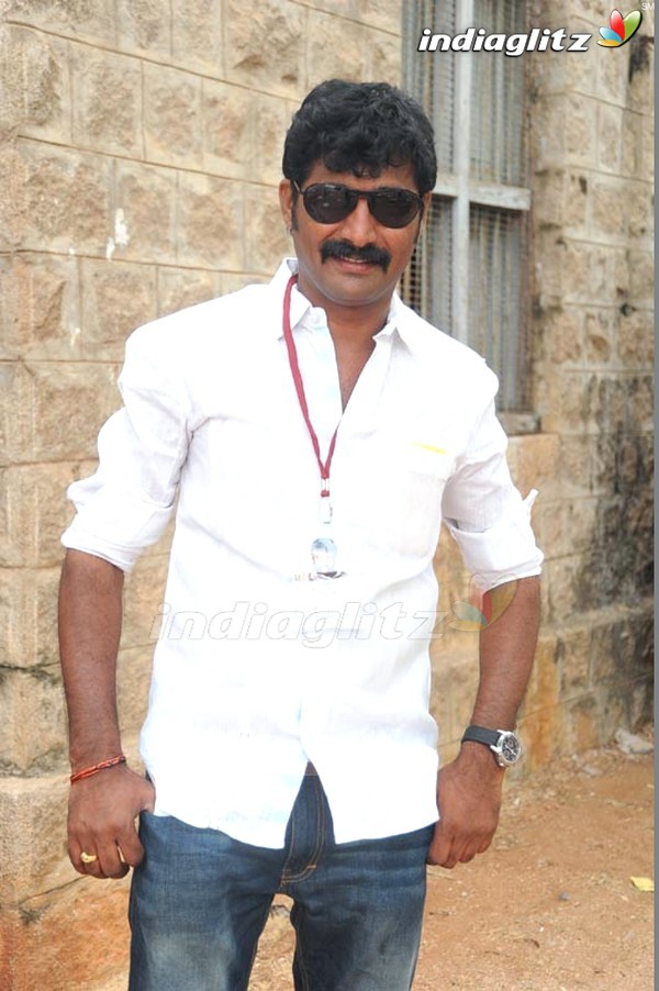 'Legend' 400 Days Celebrations At Yemmiganur Set-1