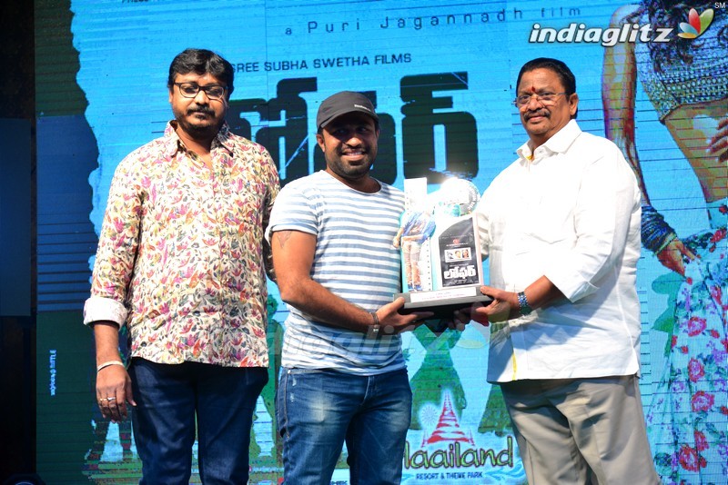 'Loafer' Triple Platinum Disc Function