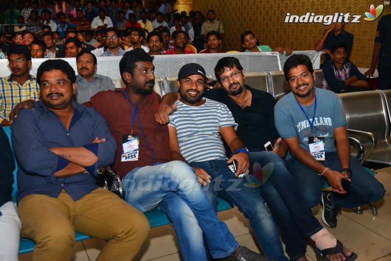 'Loafer' Triple Platinum Disc Function