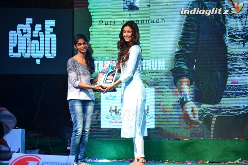 'Loafer' Triple Platinum Disc Function