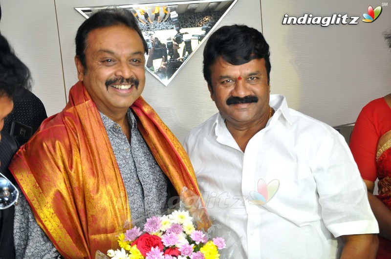 MAA President Naresh Meets Krishna & Krishnam Raju