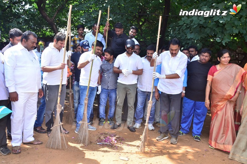 Mahanubhavudu Team Particpates Swachh Bharat at Srinagar Colony