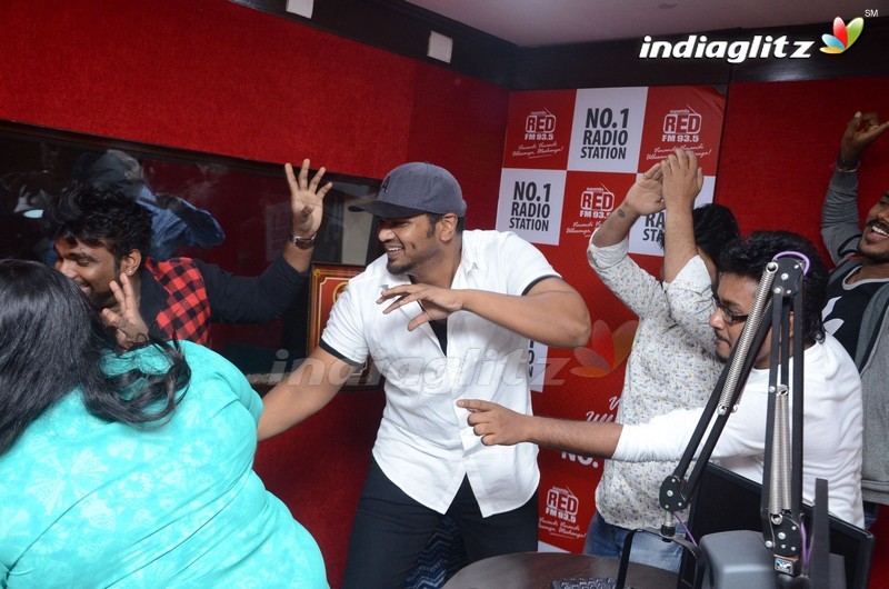 Manchu Manoj 'Okkadu Migiladu' Promotions @ BIG FM