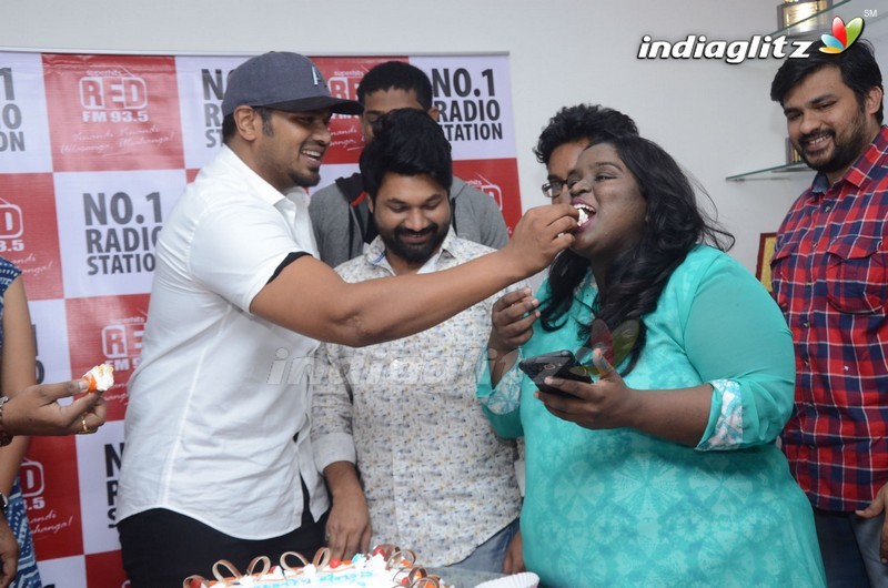 Manchu Manoj 'Okkadu Migiladu' Promotions @ BIG FM