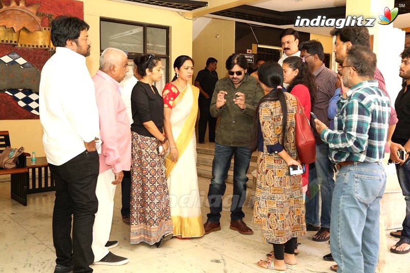 Pawan Kalyan, Allu Arjun @ Film Chamber