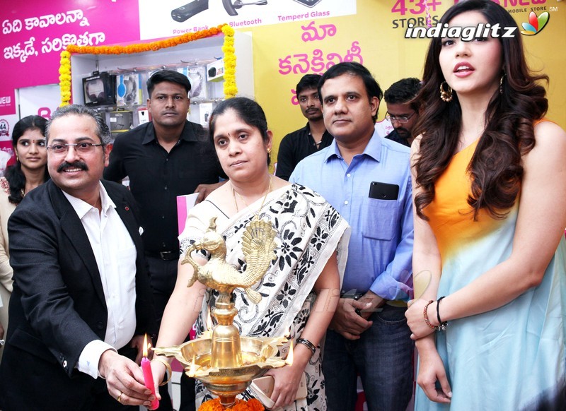 Mehreen Launches B New Mobile Store At Adoni