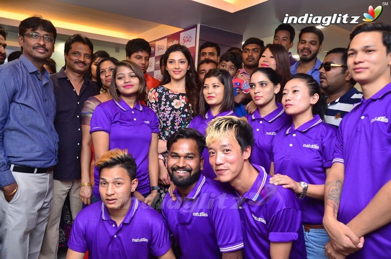 Mehreen Kaur Launches Naturals Saloon