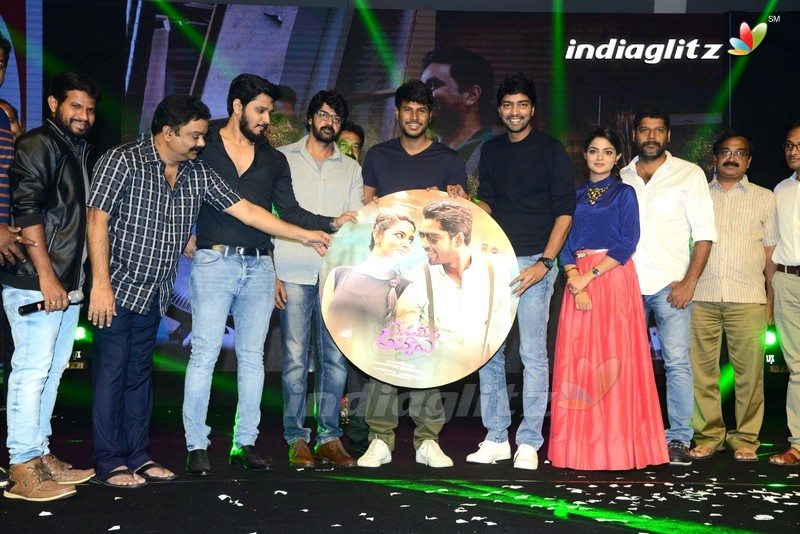 'Meda Meeda Abbayi' Pre - Release Function