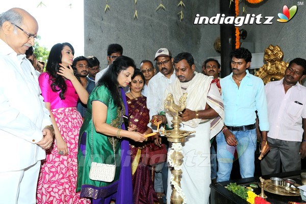 Trisha's 'Nayaki' Movie Launched