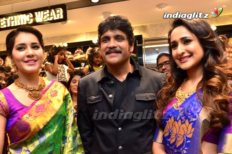 Nagarjuna & Raashi Khanna @ South India Shopping Mall Inauguration