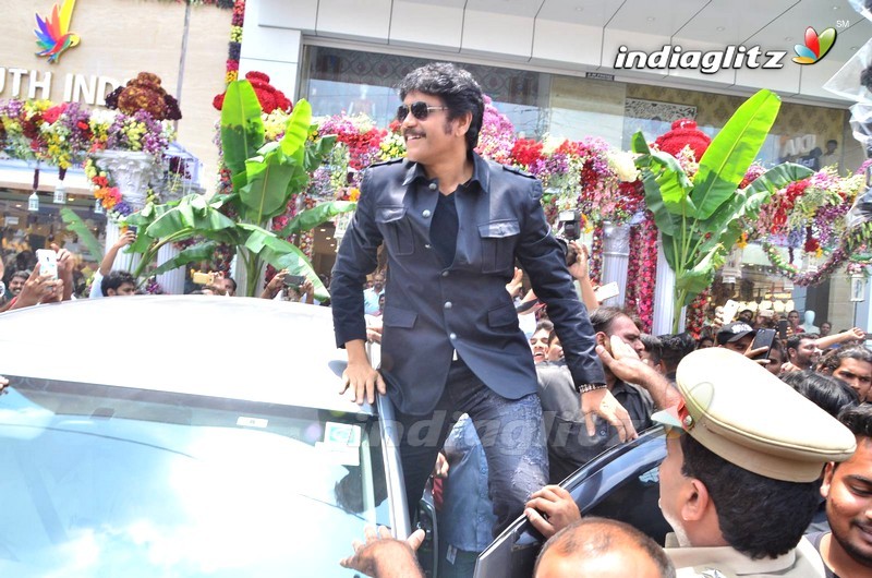 Nagarjuna & Raashi Khanna @ South India Shopping Mall Inauguration