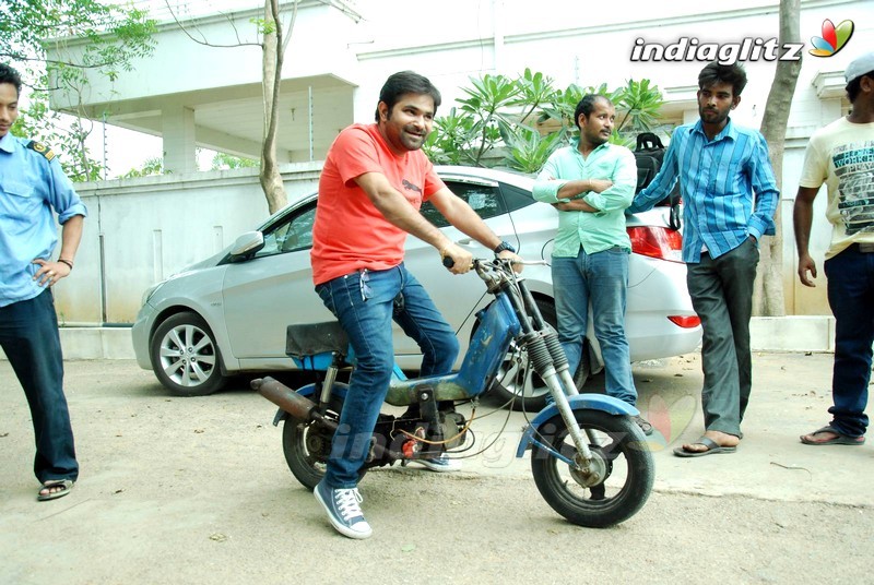 'Nanna Nenu Varsha' On Location