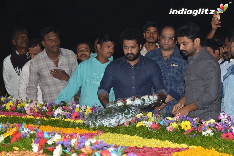 Nandamuri Family Pays Tribute To NTR