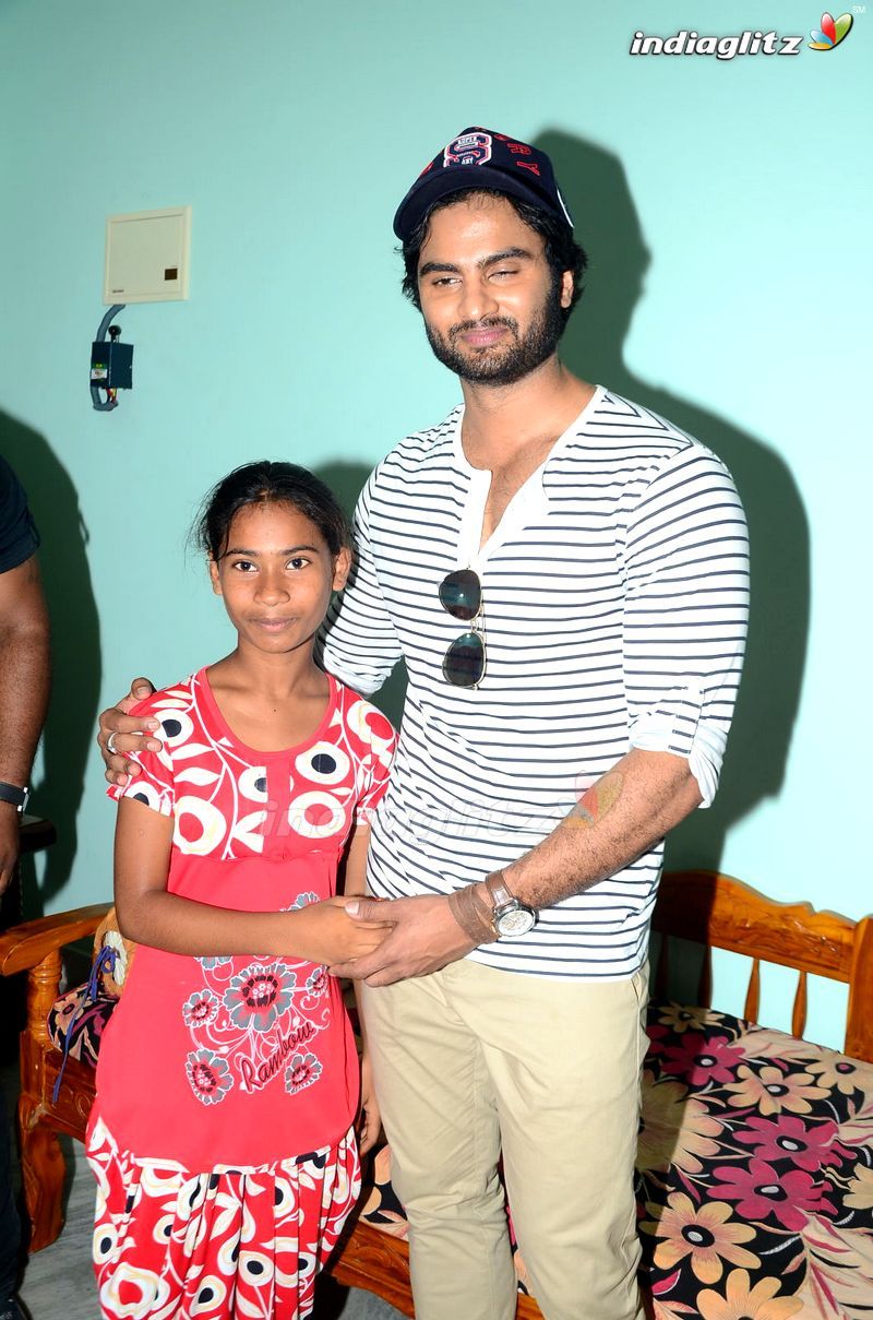 'Nannu Dochukuduvate' Team @ Priyadarshini College & Sudheer Babu Fans Meet @ Khammam