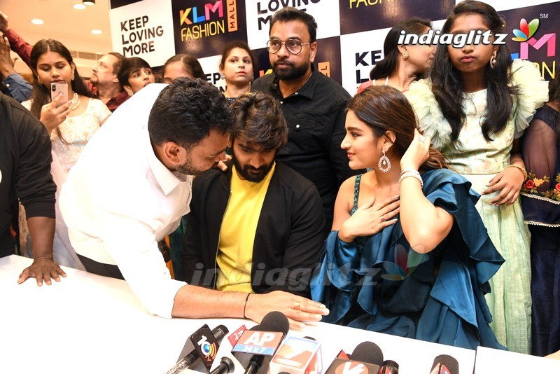 Nidhhi Agerwal and Kartikeya Launches  KLM Shopping Mall