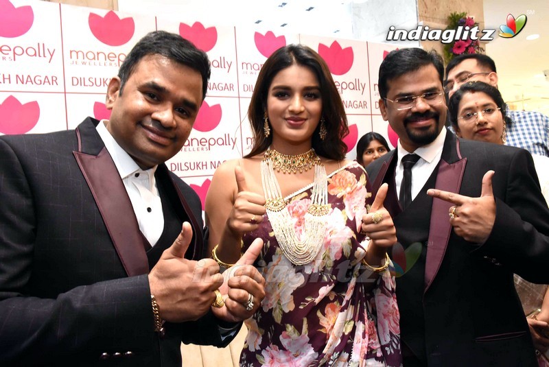 Niddhi Agerwal Launches Manepally Jewellers 4th Branch at Dilsukhnagar