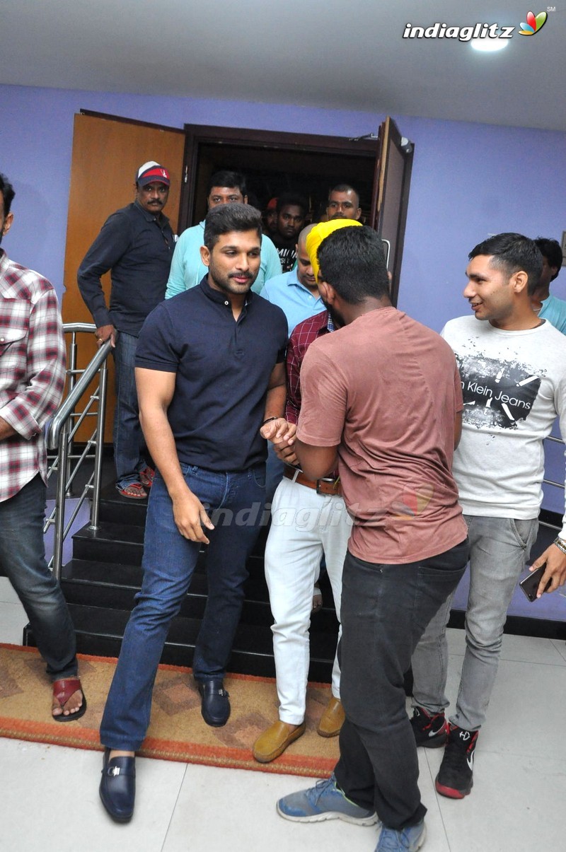 Army Officers Watch Naa Peru Surya