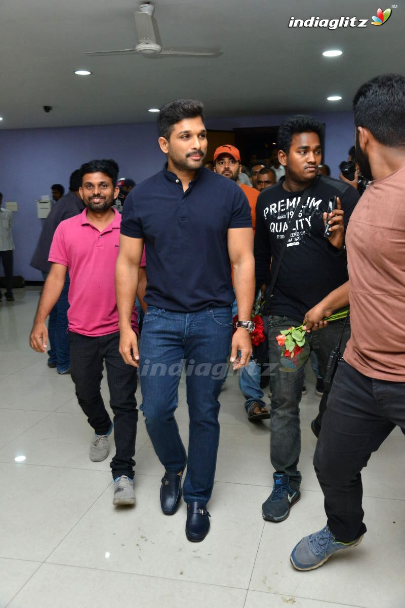 Army Officers Watch Naa Peru Surya