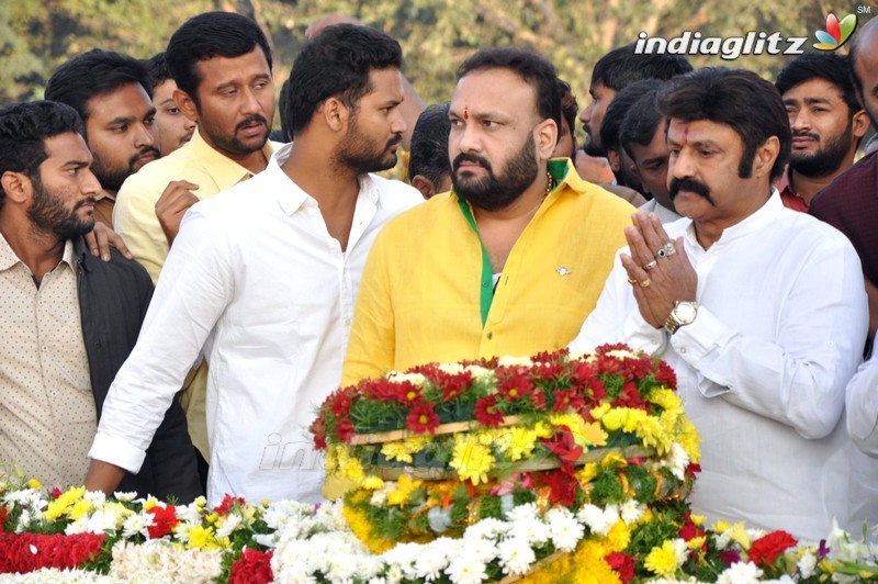 Celebs Pays Tribute At NTR Ghat