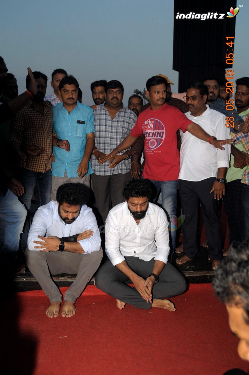 Nandamuri Family Pays Tribute to NTR at NTR Ghat