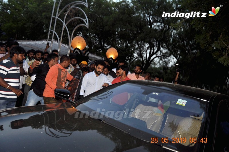 Nandamuri Family Pays Tribute to NTR at NTR Ghat