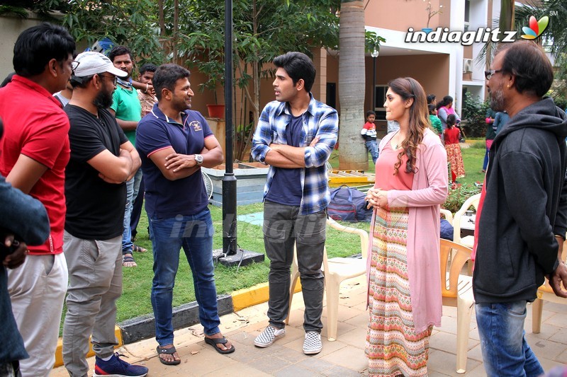 Punith Rajkumar Visits Allu Sirish's 'Okka Kshanam' Sets