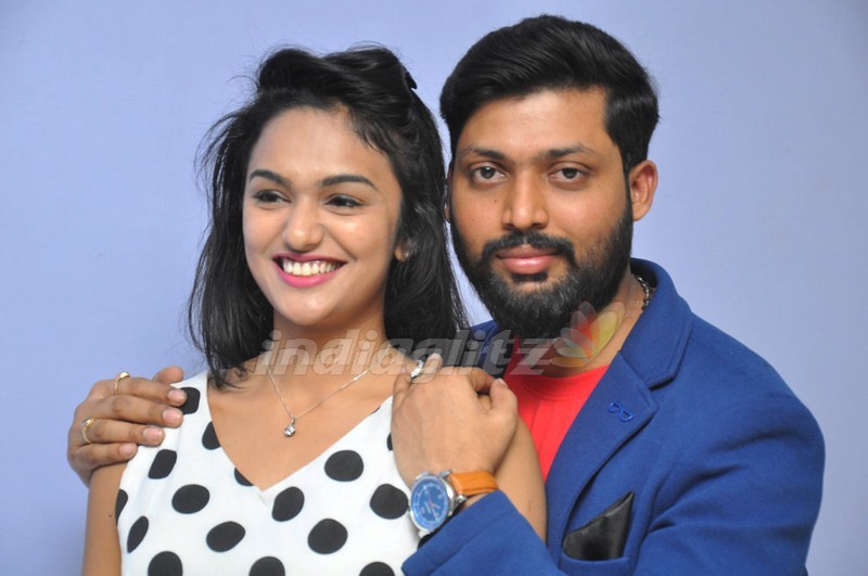 'Padipoya Nee Maayalo' Audio Launched