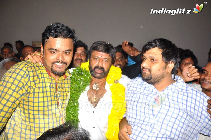 'Paisa Vasool' Team Visits Sandhya 70MM, Hyd