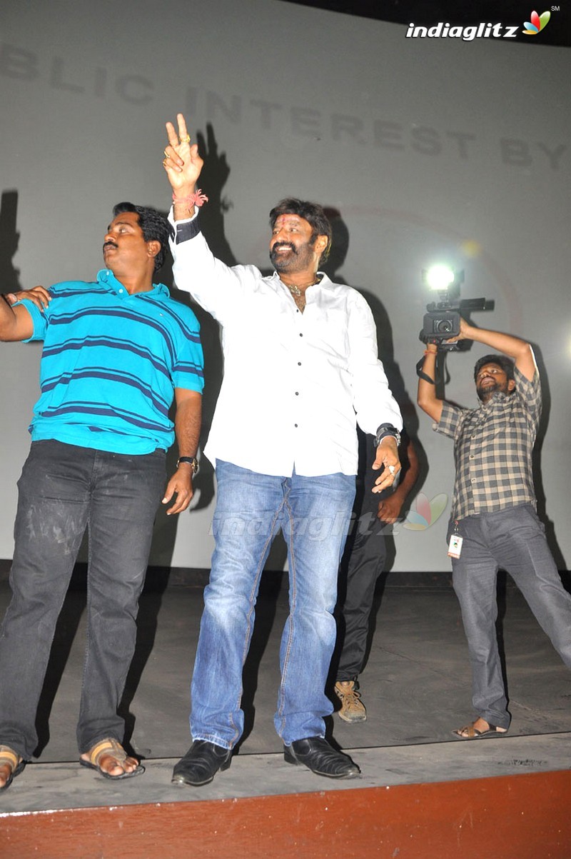 'Paisa Vasool' Team Visits Sandhya 70MM, Hyd