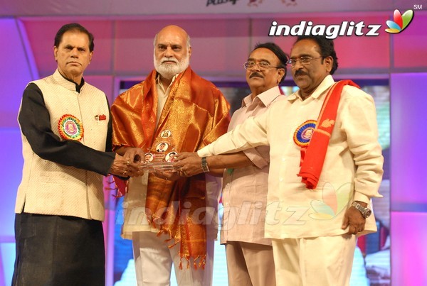 Paruchuri Brothers Felicitated