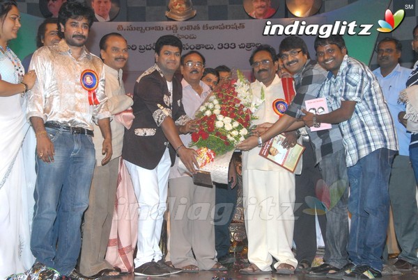 Paruchuri Brothers Felicitated