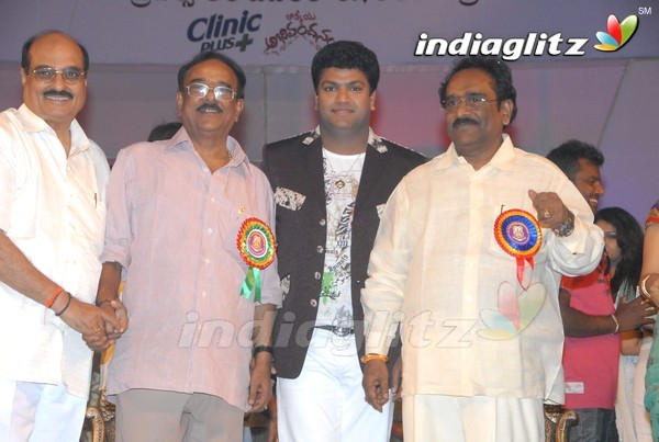 Paruchuri Brothers Felicitated