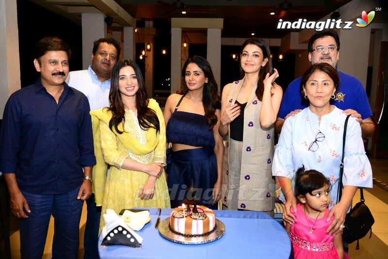 Kajal, Tamannaah at Parul Yadav's Birthday Celebration On Queen Sets