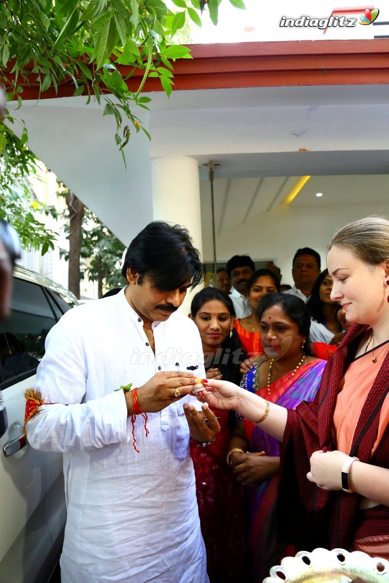 Pawan Kalyan Starts To Kondagattu Anjaneya Temple From Janasena Office