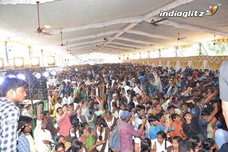 Pawan Kalyan visits Sri Vasavi Kanyaka Parameswari Temple at Penugonda