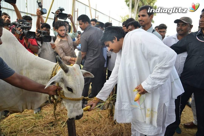 Pawan Kalyan's Amaravathi House Foundation Ceremony