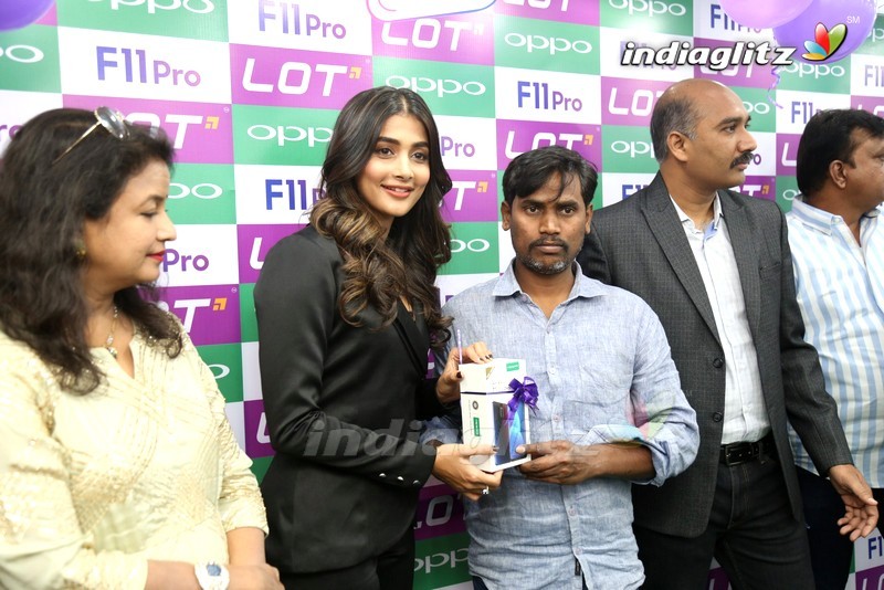 Pooja Hegde Launches Oppo F11 Pro Mobile