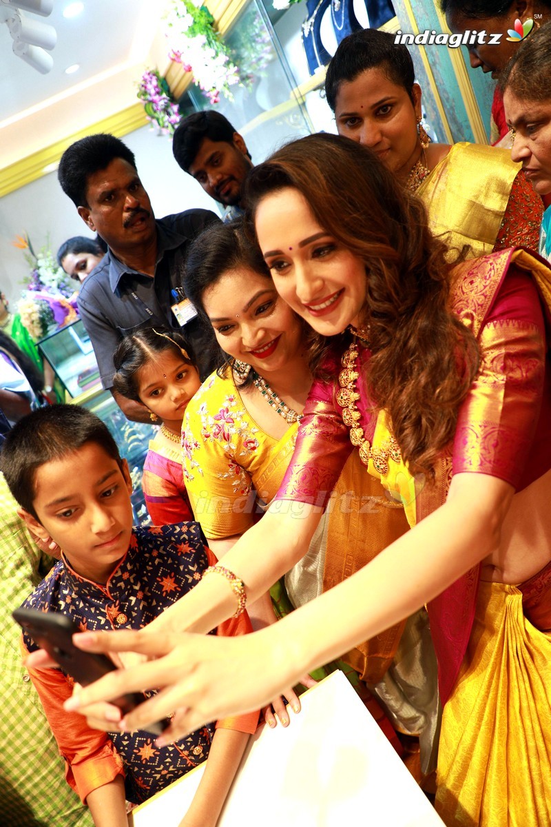 Pragya Jaiswal Inaugurates Hiya Designer Jewellery Showroom