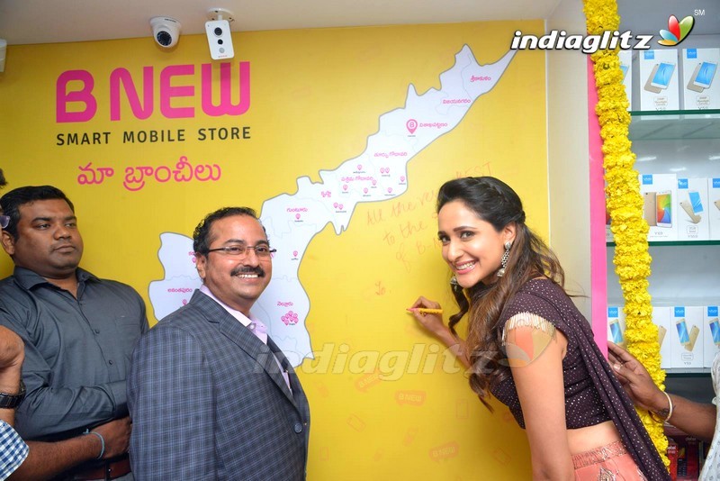 Pragya Jaiswal Launches B New Mobile Store at Gajuwaka