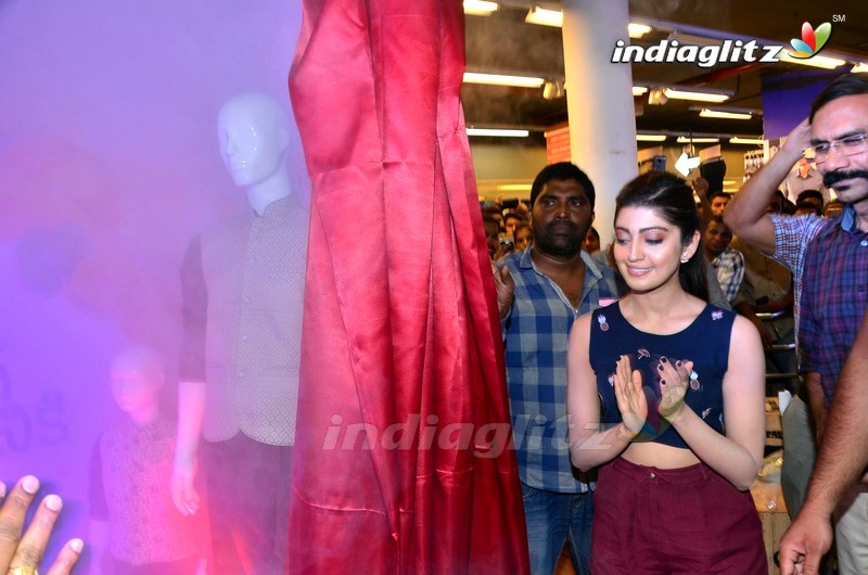 Pranitha Launches Big Bazaar Dussehra Collections