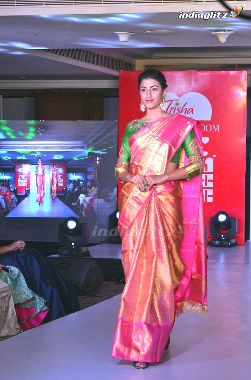 Celebs At Amrita Mishra's 'Love For Handloom' Collection Fashion Show