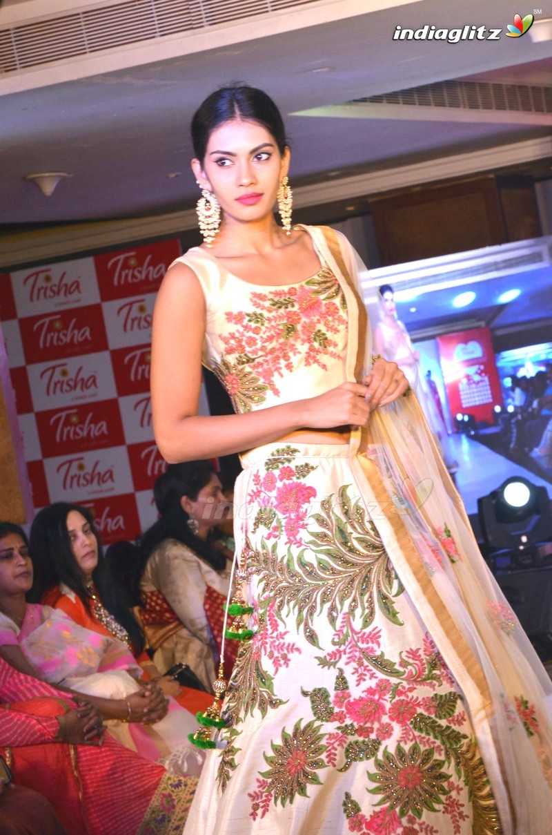 Celebs At Amrita Mishra's 'Love For Handloom' Collection Fashion Show