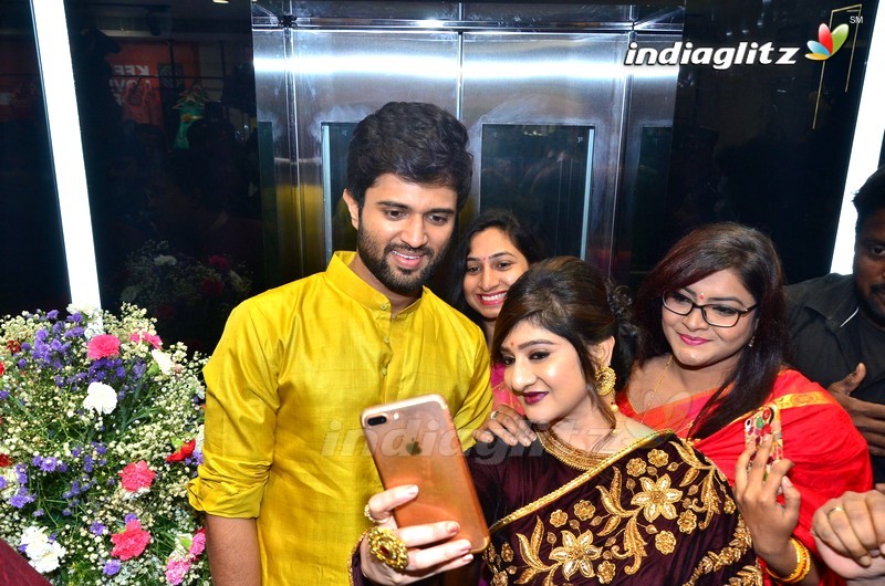 Rana & Anu Emmanuel Launches KLM Shopping Mall