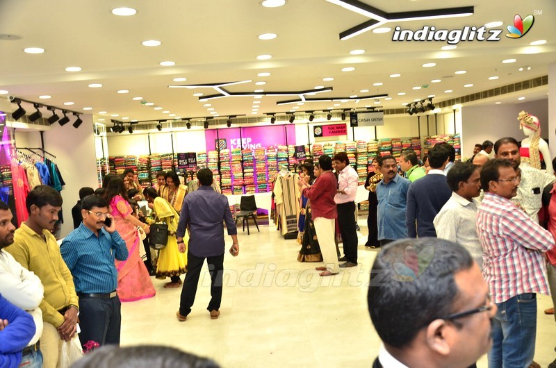 Rana & Anu Emmanuel Launches KLM Shopping Mall