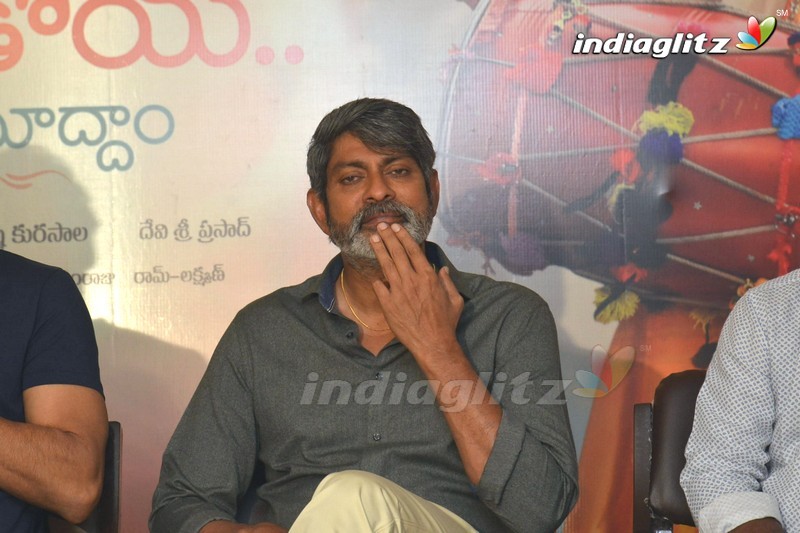 'Rarandoi Veduka Chudham' Press Meet